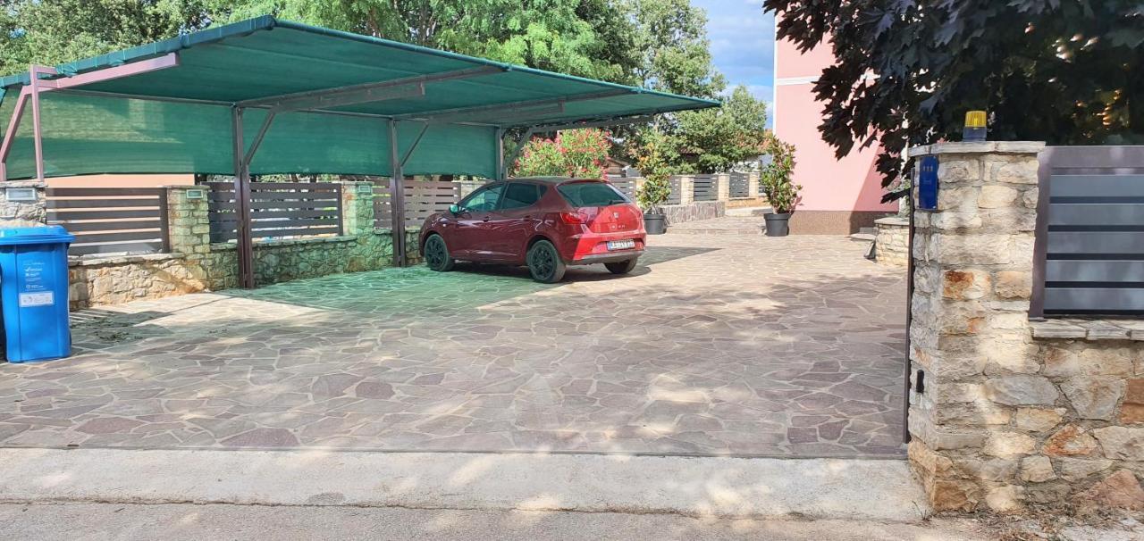 Apartmani Radmila Nova Vas  Εξωτερικό φωτογραφία