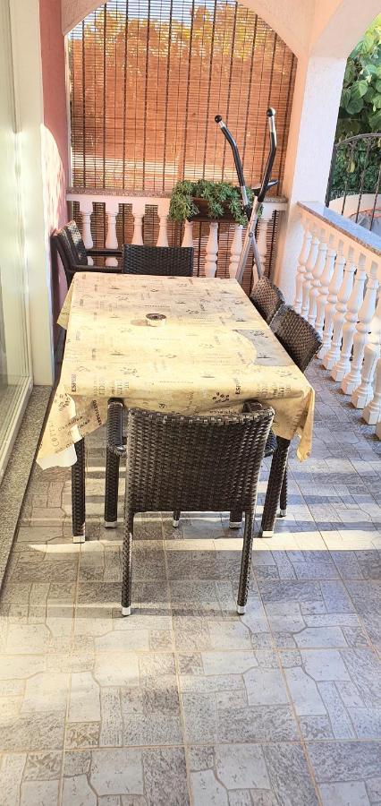 Apartmani Radmila Nova Vas  Εξωτερικό φωτογραφία