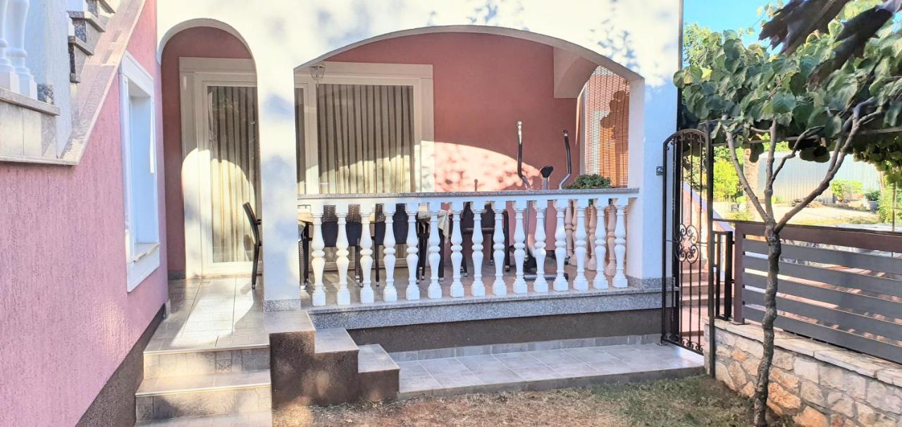 Apartmani Radmila Nova Vas  Εξωτερικό φωτογραφία