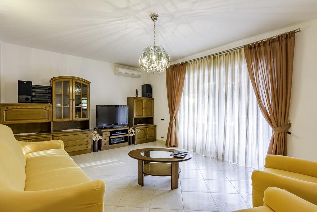 Apartmani Radmila Nova Vas  Εξωτερικό φωτογραφία